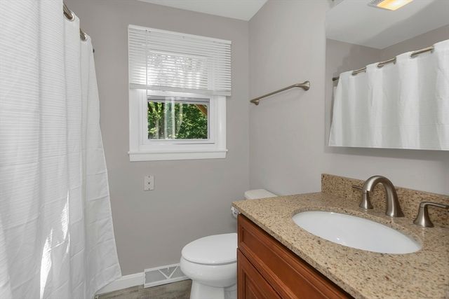 105 Mazarin St, Springfield, MA 01151