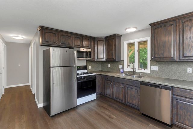 105 Mazarin St, Springfield, MA 01151