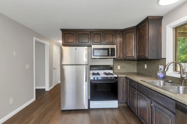 105 Mazarin St, Springfield, MA 01151