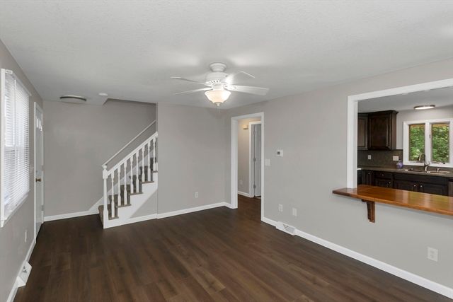 105 Mazarin St, Springfield, MA 01151