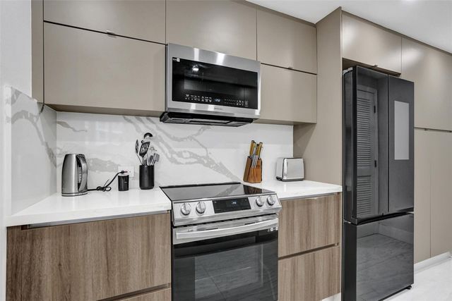 3000 NE 188th Street 402, Miami, FL 33180