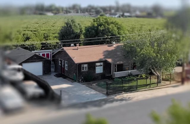 4708 E Hogan Ln, Lodi, CA 95240