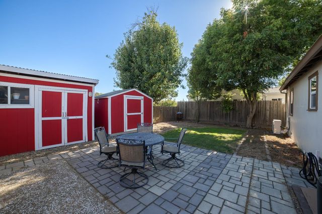4708 E Hogan Ln, Lodi, CA 95240