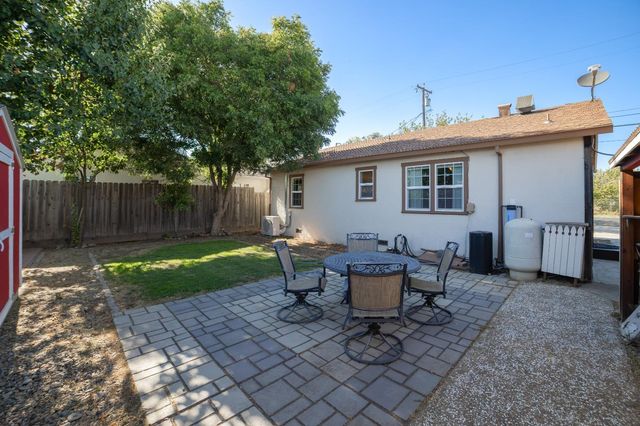 4708 E Hogan Ln, Lodi, CA 95240