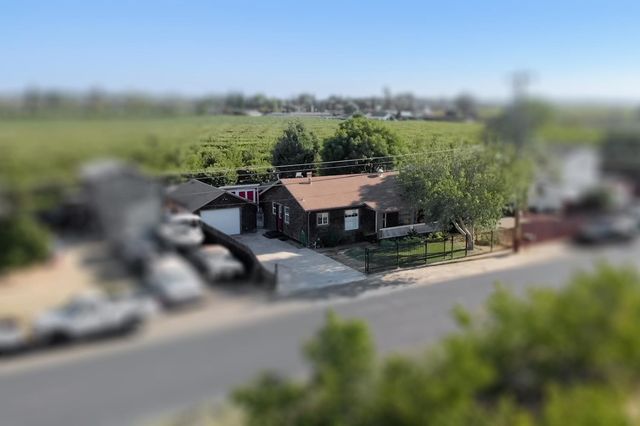 4708 E Hogan Ln, Lodi, CA 95240