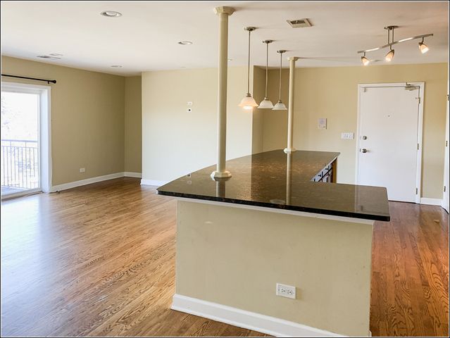 9601 Golf Road 401, Des Plaines, IL 60016