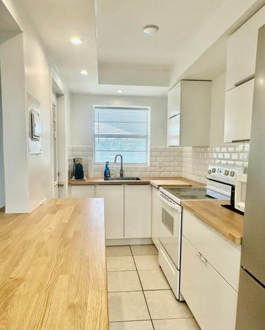580 EGRET Drive 314, Hallandale Beach, FL 33009