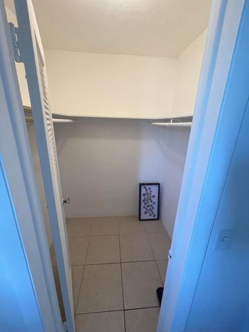 580 EGRET Drive 314, Hallandale Beach, FL 33009