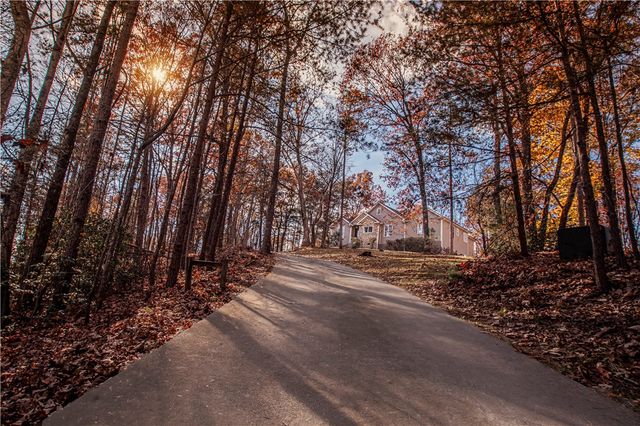 310 Raven Cliff Drive, Cleveland, SC 29635