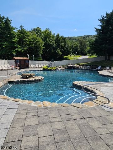 1 Davos Dr 1, Vernon Twp., NJ 07462