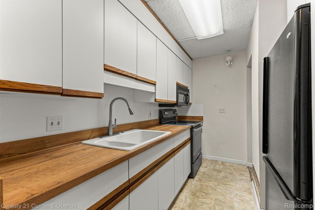 21800 Morley Avenue 618, Dearborn, MI 48124