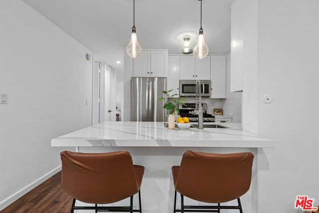 6375 Green Valley Circle 206, Culver City, CA 90230