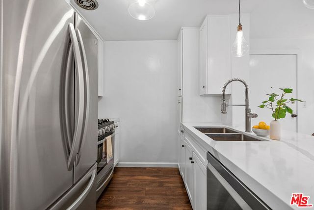 6375 Green Valley Circle 206, Culver City, CA 90230
