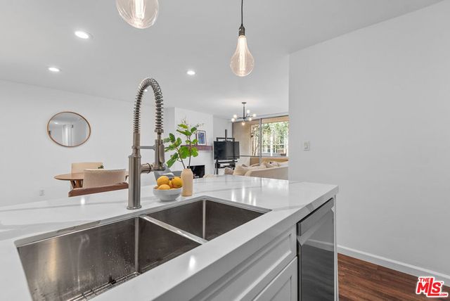 6375 Green Valley Circle 206, Culver City, CA 90230