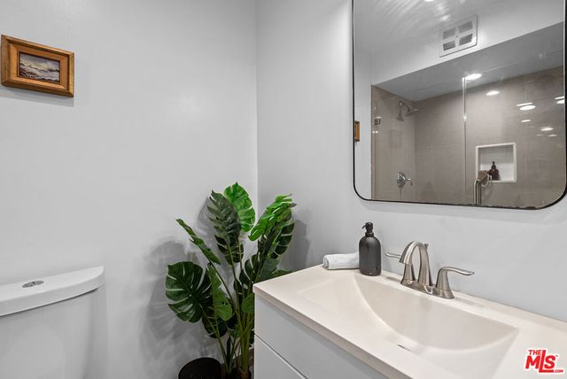 6375 Green Valley Circle 206, Culver City, CA 90230