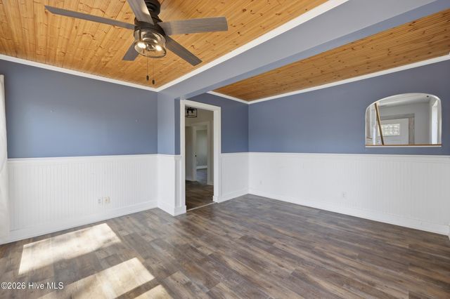 1748 Soundneck Road, Elizabeth City, NC 27909