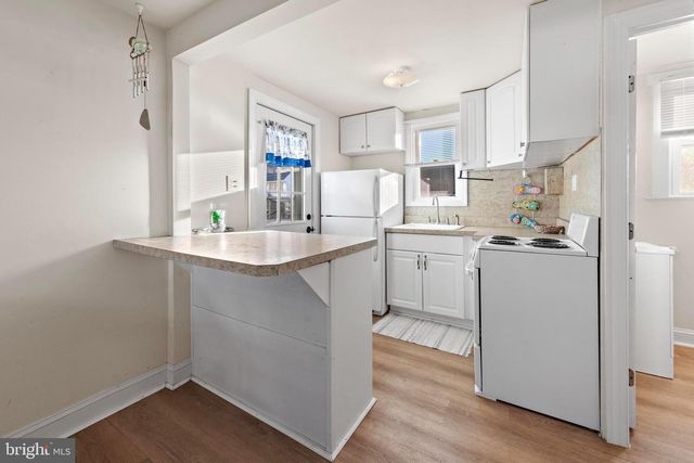 20 W 87TH ST, Long Beach Township, NJ 08008