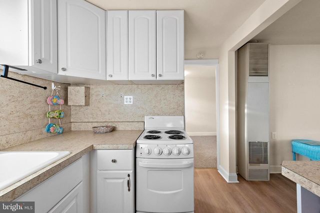 20 W 87TH ST, Long Beach Township, NJ 08008