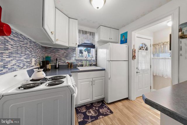 20 W 87TH ST, Long Beach Township, NJ 08008