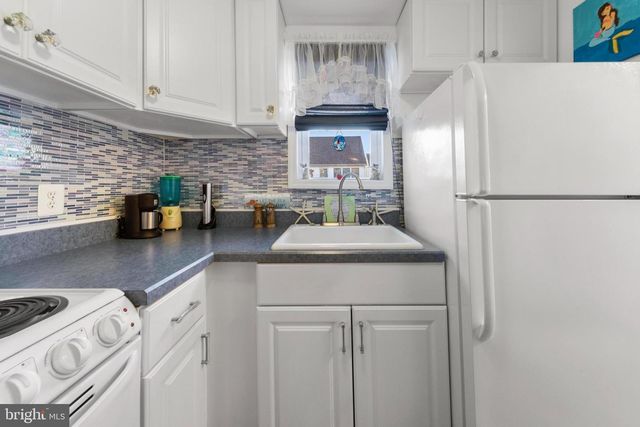 20 W 87TH ST, Long Beach Township, NJ 08008