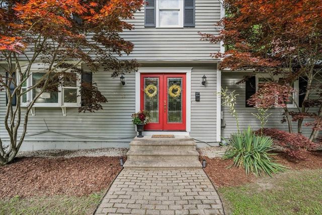 21 Nathaniel Drive, Amherst, NH 03031