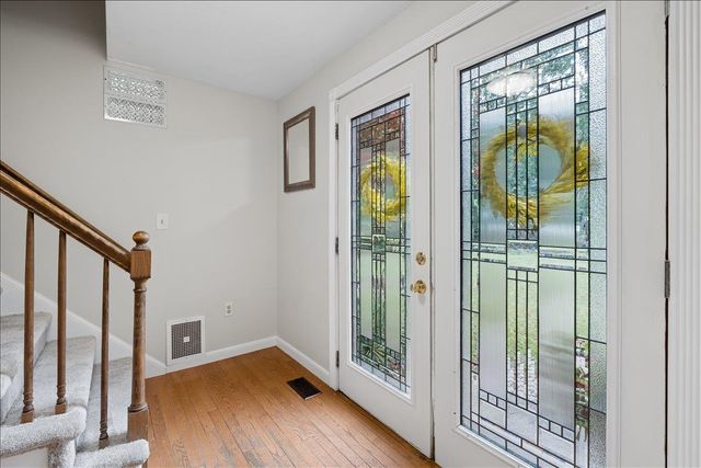 21 Nathaniel Drive, Amherst, NH 03031