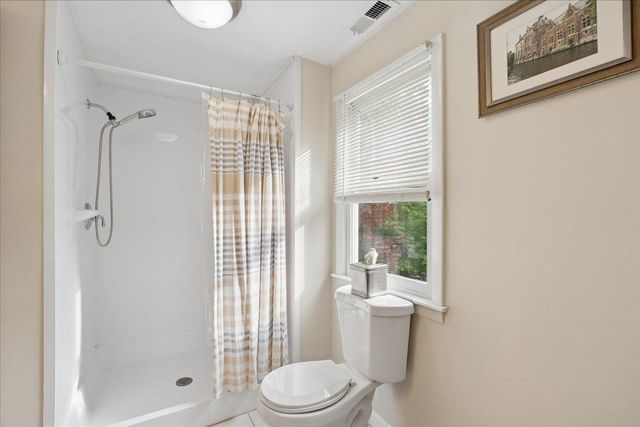 21 Nathaniel Drive, Amherst, NH 03031
