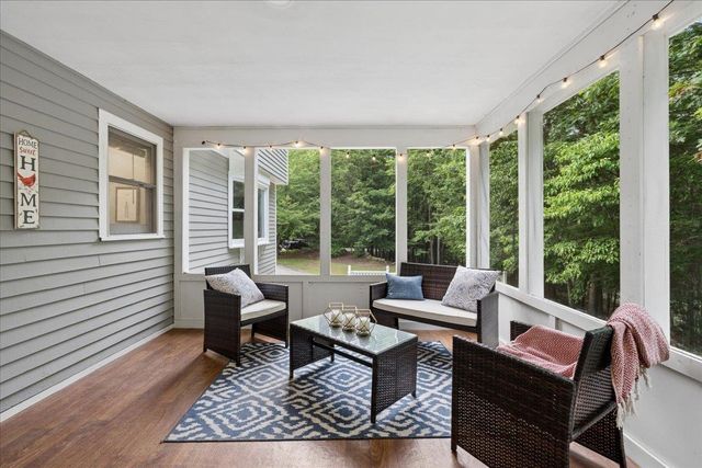 21 Nathaniel Drive, Amherst, NH 03031