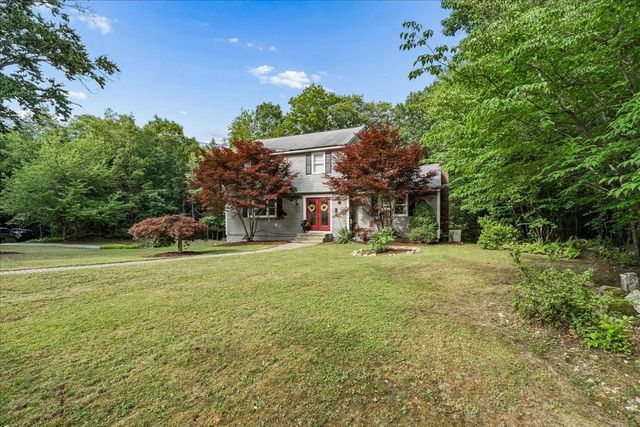 21 Nathaniel Drive, Amherst, NH 03031