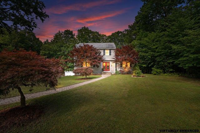 21 Nathaniel Drive, Amherst, NH 03031