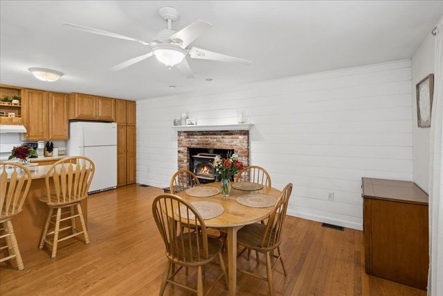 21 Nathaniel Drive, Amherst, NH 03031