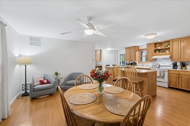 21 Nathaniel Drive, Amherst, NH 03031