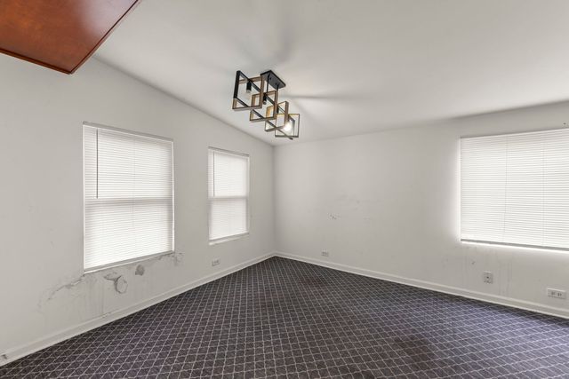 1914 Innercircle Drive, Crest Hill, IL 60403