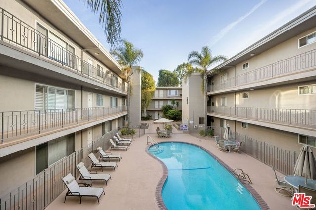 2002 4th Street 211, Santa Monica, CA 90405