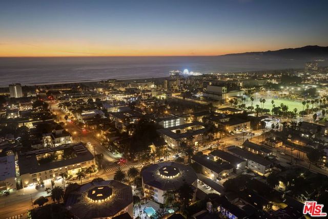 2002 4th Street 211, Santa Monica, CA 90405