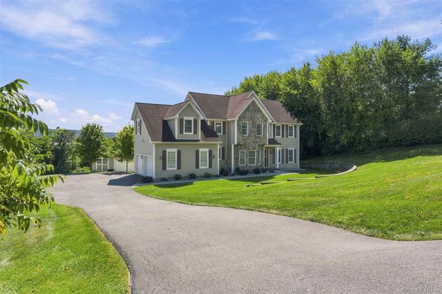 49 Harrisons Trail, Hopewell Junction, NY 12533