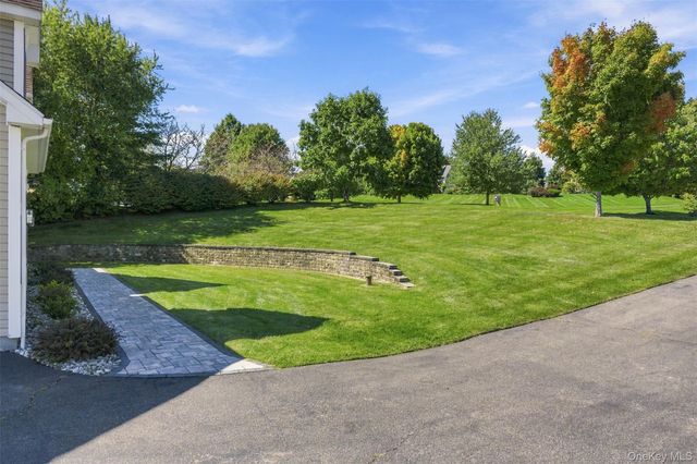 49 Harrisons Trail, Hopewell Junction, NY 12533