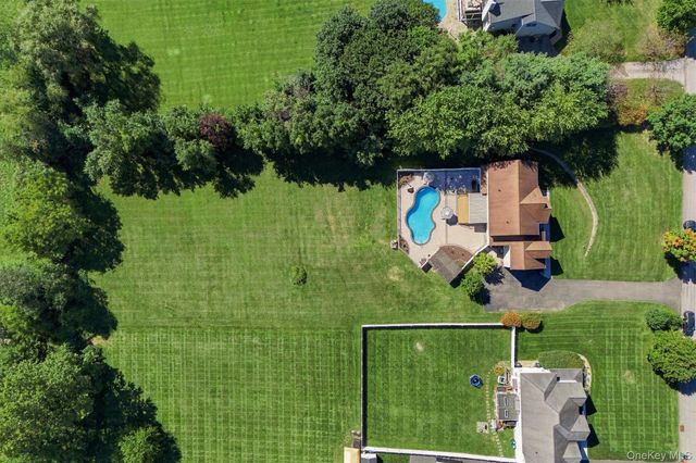 49 Harrisons Trail, Hopewell Junction, NY 12533