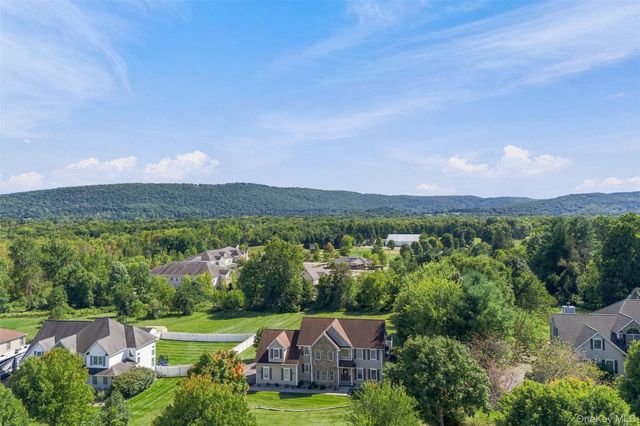 49 Harrisons Trail, Hopewell Junction, NY 12533
