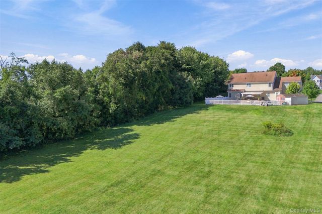 49 Harrisons Trail, Hopewell Junction, NY 12533
