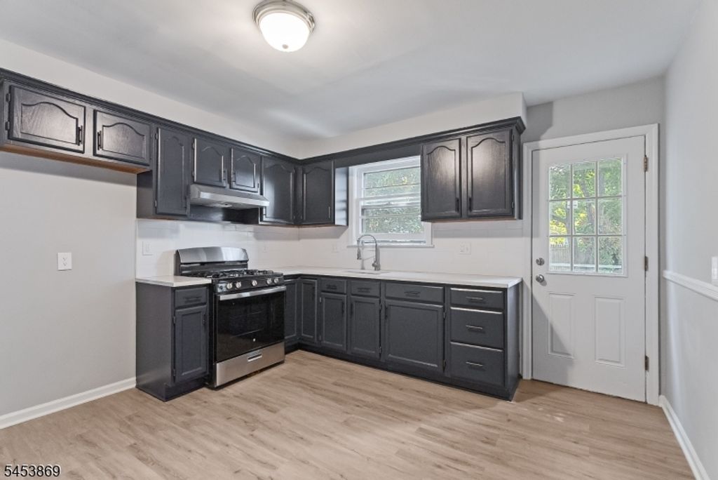 155 Broughton Ave, Bloomfield Twp., NJ 07003 — photo 2