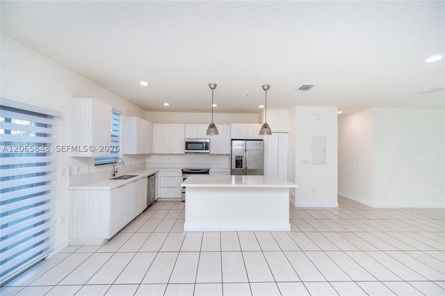 10461 NW 82nd St 10, Doral, FL 33178