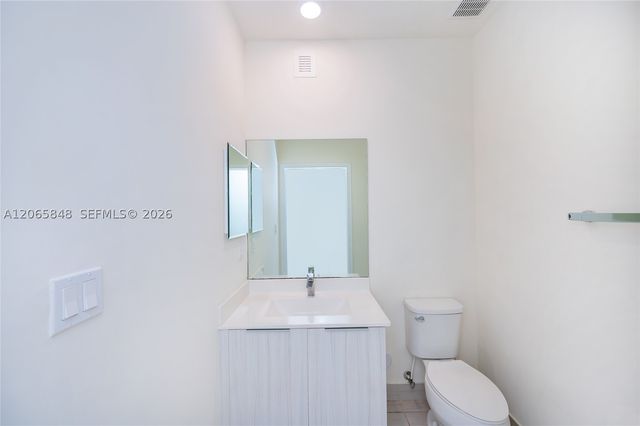 10461 NW 82nd St 10, Doral, FL 33178