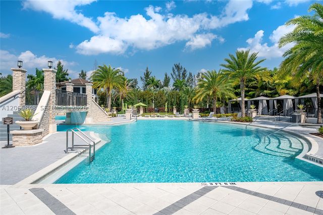 10461 NW 82nd St 10, Doral, FL 33178