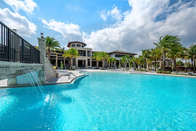 10461 NW 82nd St 10, Doral, FL 33178