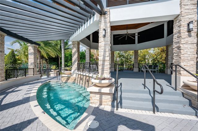 10461 NW 82nd St 10, Doral, FL 33178