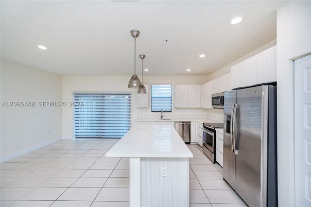 10461 NW 82nd St 10, Doral, FL 33178