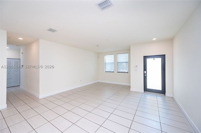 10461 NW 82nd St 10, Doral, FL 33178