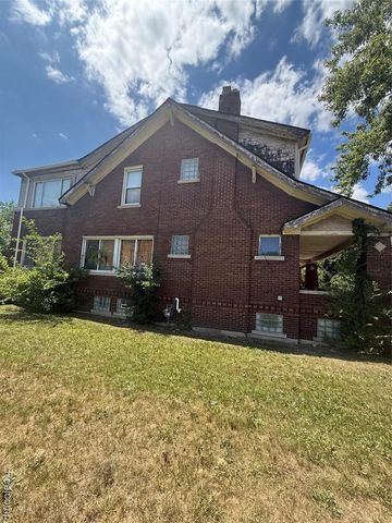 10974 Wilshire Drive, Detroit, MI 48213
