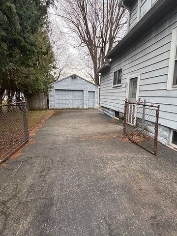 69 Youngs Avenue, Gates, NY 14606